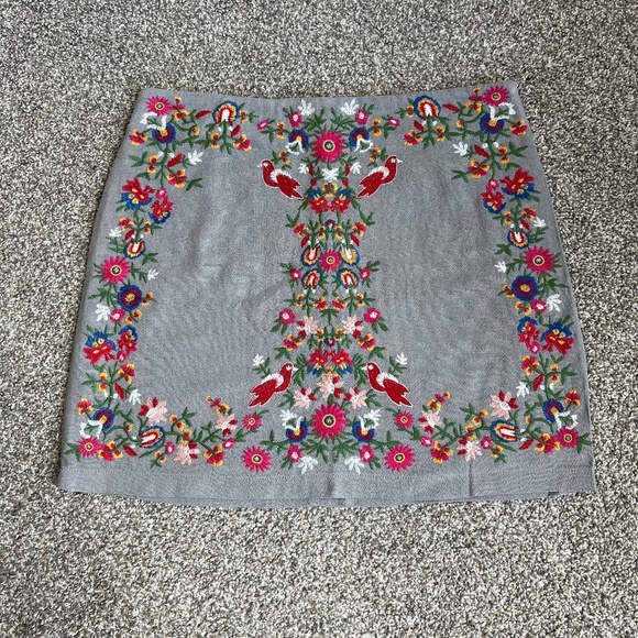 Altar'd State NWT Gray Boho Embroidered Linen Cotton Mini Skirt, Size Medium - Picture 1 of 5